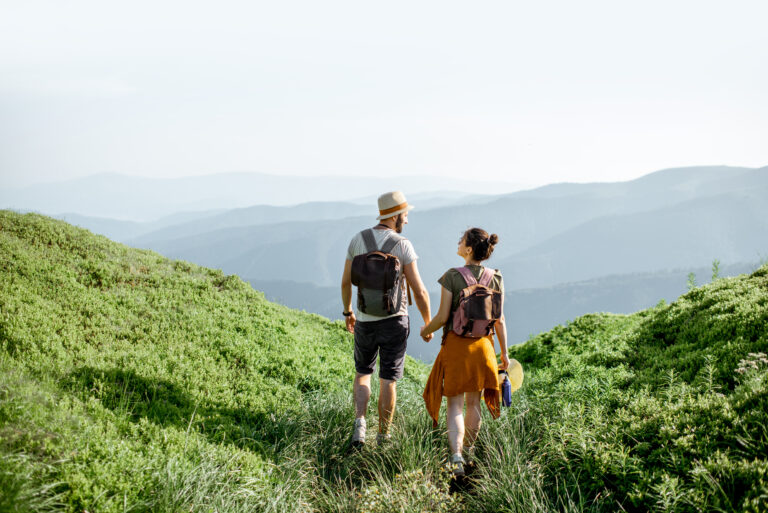 couple-traveling-in-the-mountains-2022-01-18-23-56-50-utc
