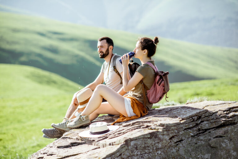 couple-traveling-in-the-mountains-2022-01-18-23-56-51-utc